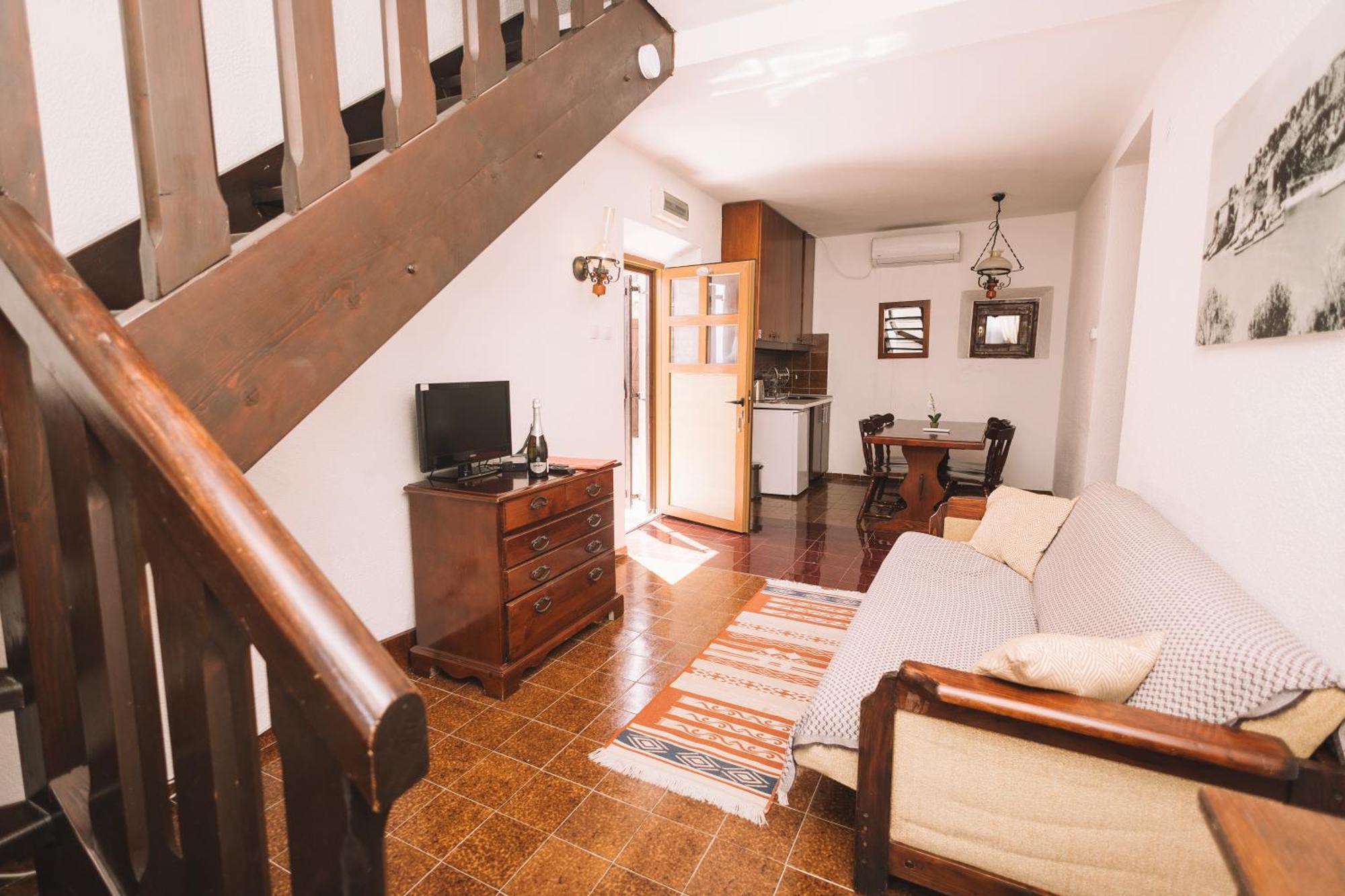Kulla E Balshajve Hotel Ulcinj Eksteriør billede